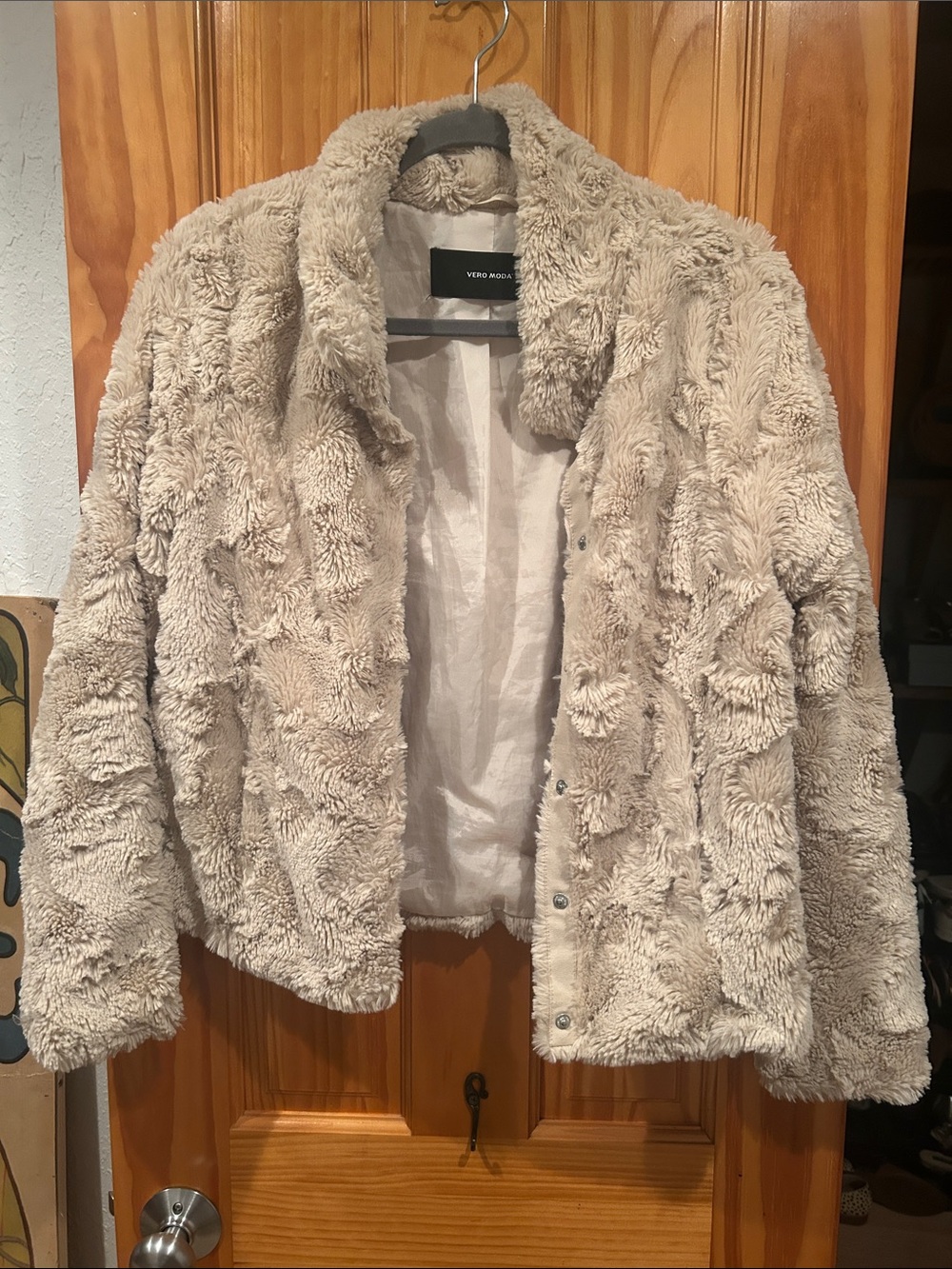 Vero Moda Plush Faux Fur Teddy Jacket in Cream